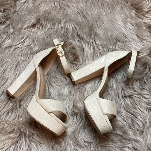 IDIFU Vida Nude Suede Ankle Strap Open-toe Platform Heels - Picture 5 of 10